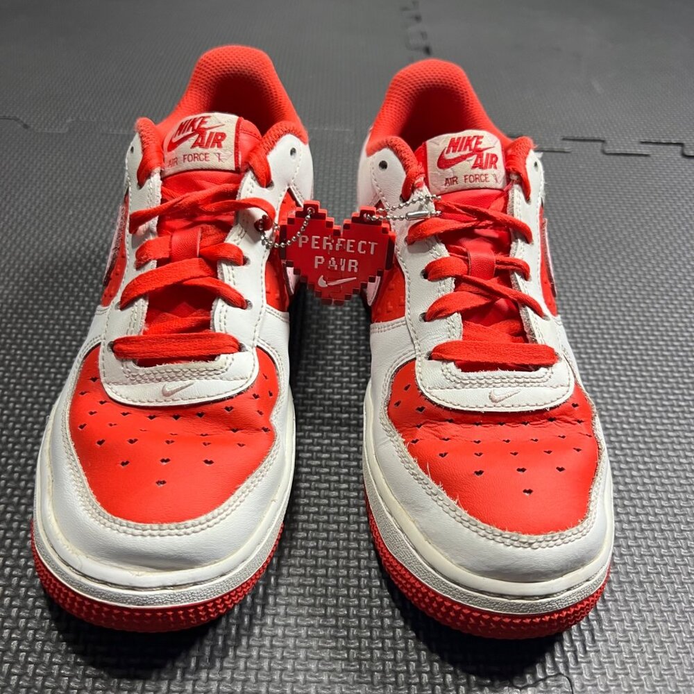 Nike Air Force 1 Low Perfect Pair Sneakers Youth Size 5.5Y With Heart Tag - Picture 1 of 5